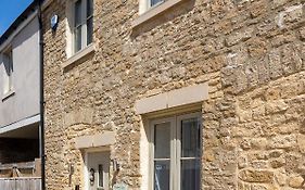 Beautiful Honeycomb Cottage In Heart Of Cotswolds